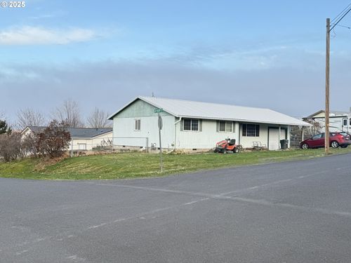 706 Ne Gumwood St, Pilot Rock, OR, 97868-6874 | Card Image