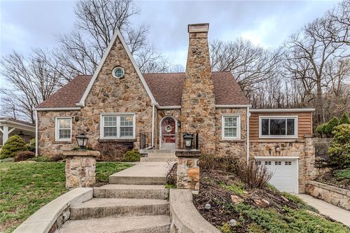 1025 Isabella Rd, Connellsville, PA, 15425-4622 | Card Image