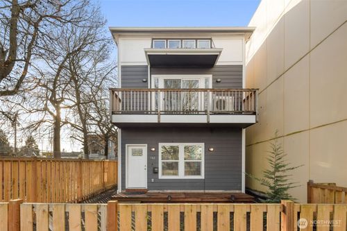 942 S M St, Tacoma, WA, 98405-3651 | Card Image