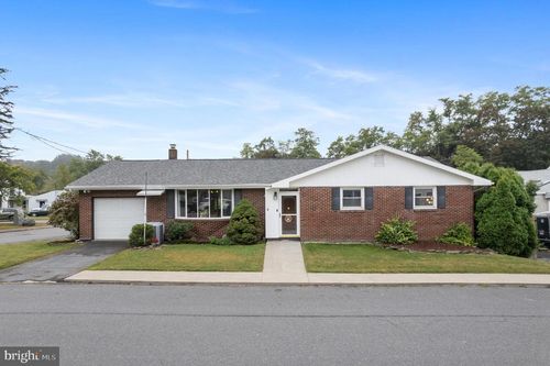 251 W Ludlow St, Summit Hill, PA, 18250-1017 | Card Image