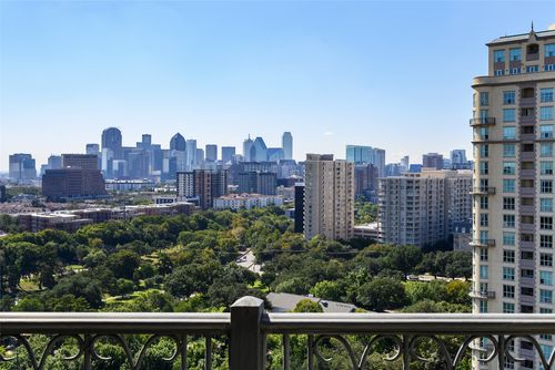 17e-3505 Turtle Creek Blvd, Dallas, TX, 75219-5572 | Card Image