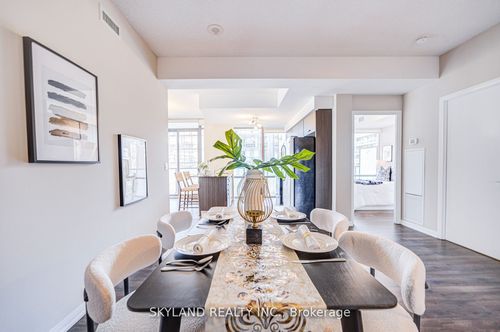 805-832 Bay St, Toronto, ON, M5S1Z6 | Card Image