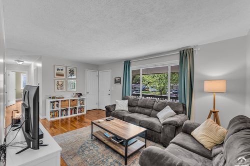 1014 Lawrence Ave, Lawrence, KS, 66049-3017 | Card Image