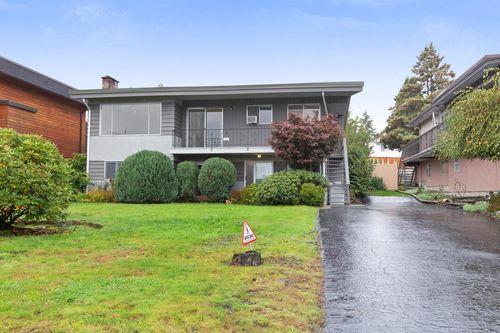 6905 Broadway, Burnaby, BC, V5B2Y7 | Card Image