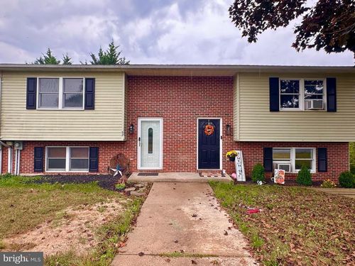 52 Nottingham Dr, Chambersburg, PA, 17201-8795 | Card Image