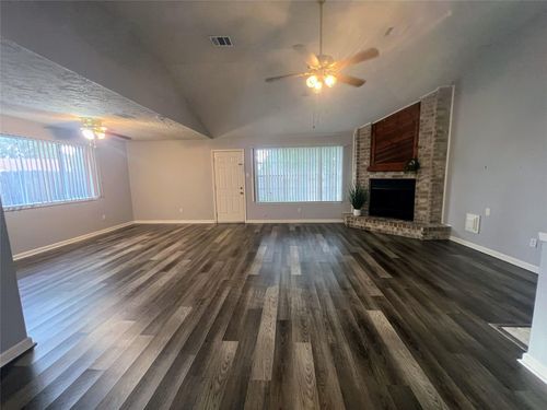 1202 Manorglen Dr, Missouri City, TX, 77489-4171 | Card Image