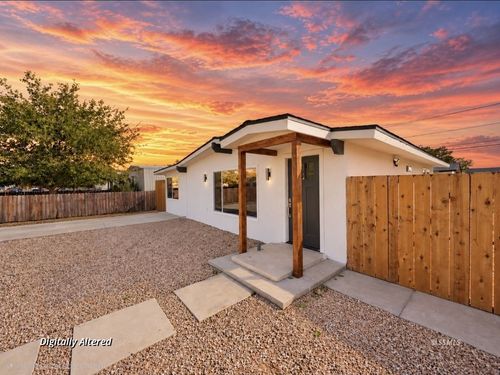 825 W Reeves, Ridgecrest, CA, 93555 | Card Image