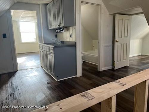 apt-3-1815 Ross Ave, Scranton, PA, 18509-1876 | Card Image