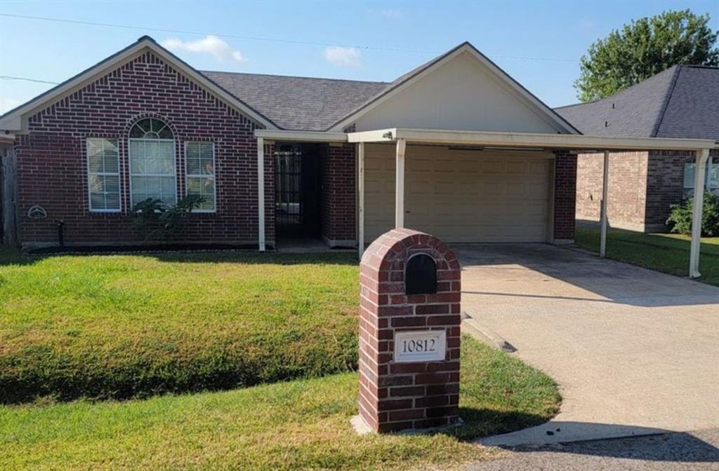 Deaf Smith St, LA Porte, TX 77571
