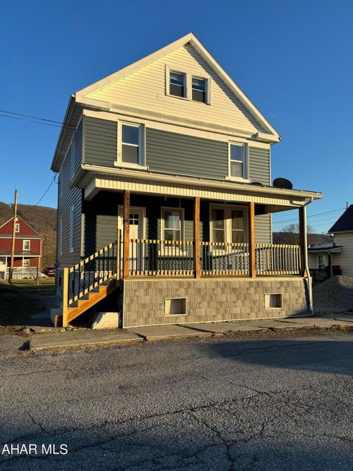 2054 Riddle Ave, Tyrone, PA, 16686-2348 | Card Image