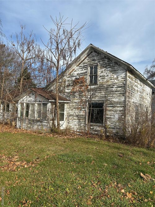 217 E Fulton St, Pompeii, MI, 48874-5001 | Card Image