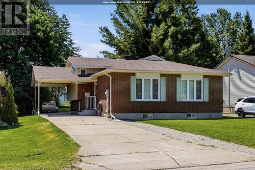 63 Amber St, Sault Ste. Marie, ON, P6A6N6 | Card Image
