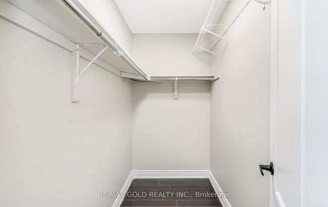 111 Fairhill Ave, House other with 6 bedrooms, 4 bathrooms and 2 parking in Brampton ON | Image 39