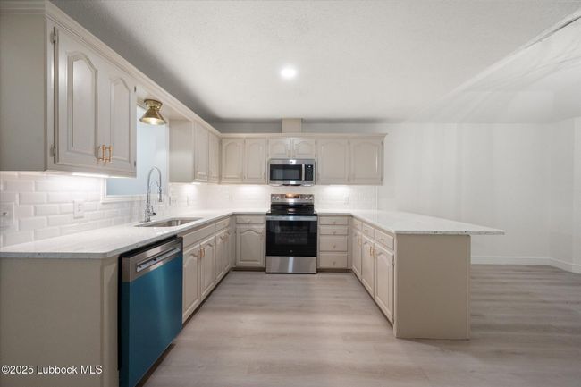 72 S Lakeshore Dr, House other with 3 bedrooms, 2 bathrooms and null parking in Ransom Canyon TX | Image 9
