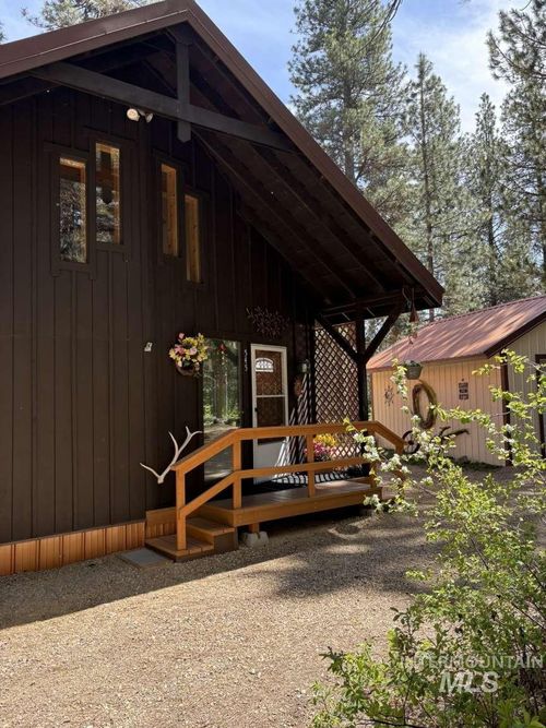 545 Blaine Way, Placerville, ID, 83666-4041 | Card Image