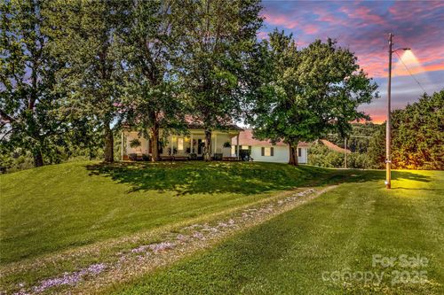 1043 Linneys Mill Rd, Union Grove, NC, 28689-9201 | Card Image