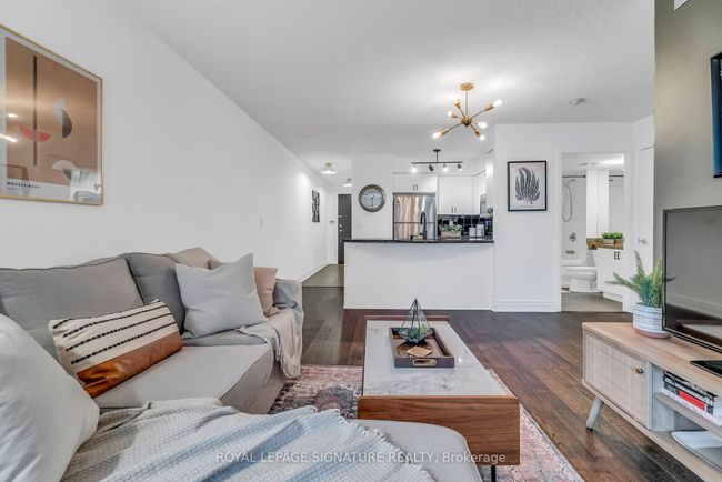 1701 - 231 Fort York Blvd, Condo with 2 bedrooms, 1 bathrooms and 1 parking in Toronto ON | Image 6
