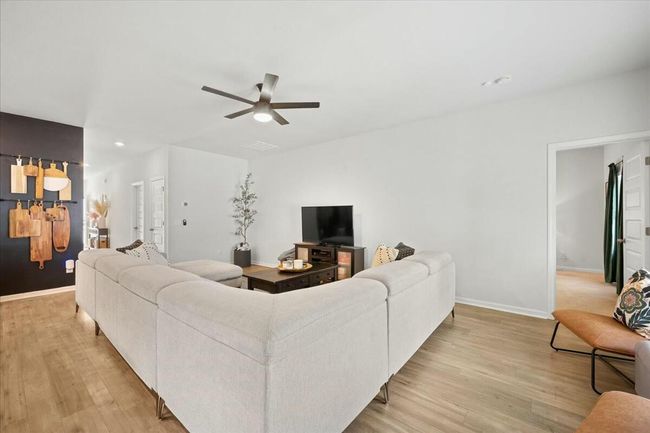 Living Room | Image 10