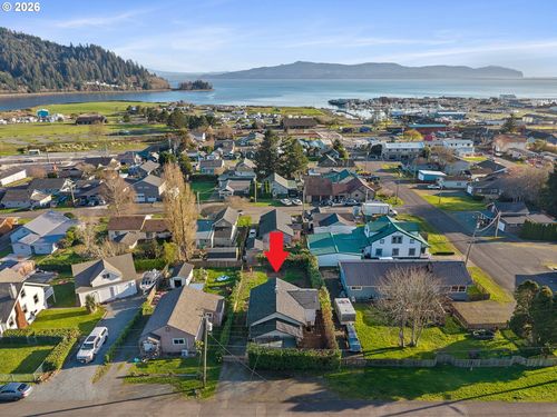 215 Cypress Ave, Garibaldi, OR, 97118-1208 | Card Image