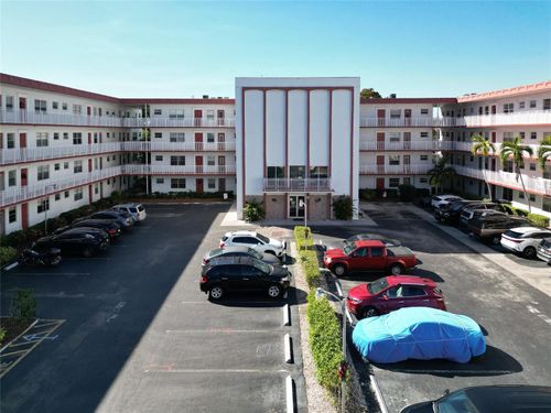 208-4000 Nw 44th Ave, Lauderdale Lakes, FL, 33319-4848 | Card Image