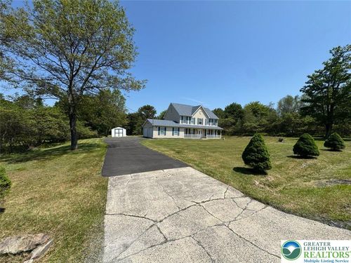 2005 Palisades Dr, Blakeslee, PA, 18610-2422 | Card Image