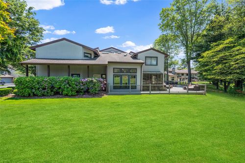 62 Foxwood Dr, Jericho, NY, 11753-1109 | Card Image