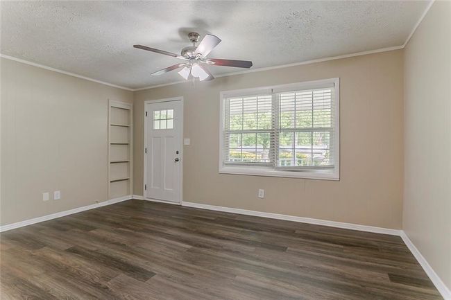 2212 Chestnut Log Loop, House other with 4 bedrooms, 2 bathrooms and 2 parking in Lithia Springs GA | Image 9
