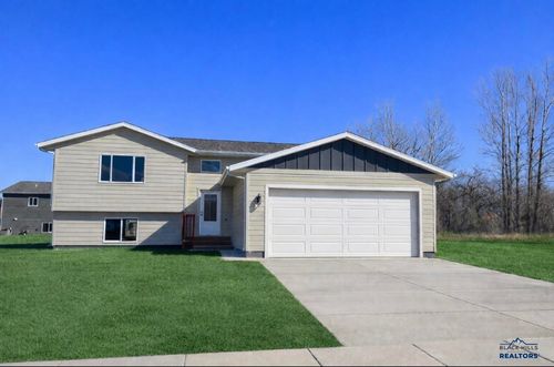 4044 Magnum Rd, Rapid City, SD, 57703-5 | Card Image