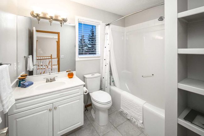 27 Hampstead Grove Nw, Home with 4 bedrooms, 2 bathrooms and 4 parking in Calgary AB | Image 34