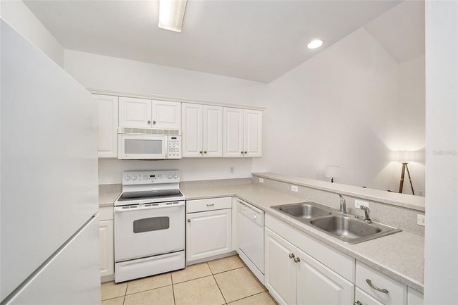 APT-2 - 1563 Nw 29 Th Rd, Townhouse with 2 bedrooms, 2 bathrooms and null parking in Gainesville FL | Image 14