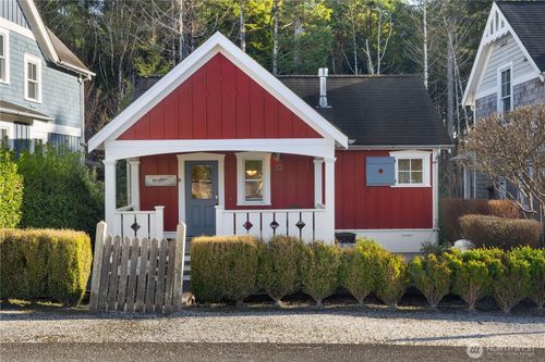 73 Sellwood Ln, Pacific Beach, WA, 98571-5035 | Card Image