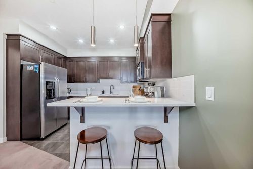 105-1005a Westmount Dr, Strathmore, AB, T1P0C3 | Card Image