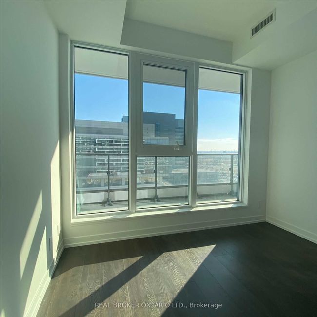 1105 - 5 Buttermill Ave, Condo with 2 bedrooms, 2 bathrooms and null parking in Vaughan ON | Image 12
