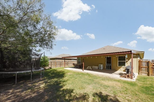 138 Talon Dr, House other with 3 bedrooms, 2 bathrooms and 4 parking in Luling TX | Image 21