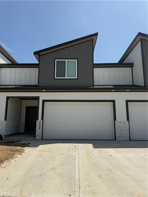 17b-3325 Ne 87th St, Kansas City, MO, 64156 | Card Image