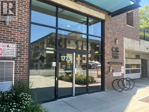 102-1775 Chapman Pl, Kelowna, BC, V1Y0G3 | Card Image