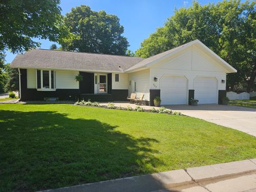 527 2nd Ave Se, Pelican Rapids, MN, 56572-4308 | Card Image