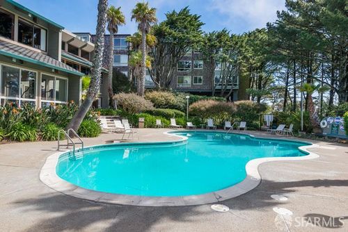unit-207-55 Red Rock Way, San Francisco, CA, 94131-1716 | Card Image