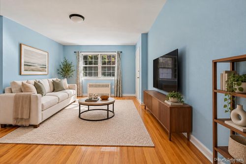 a-211-07 73rd Ave, Oakland Gardens, NY, 11364-2849 | Card Image
