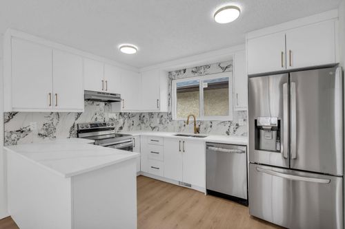 122 Sandstone Dr Nw, Calgary, AB, T3K3A6 | Card Image