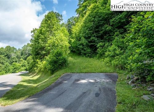 172 Humpview Trl, Banner Elk, NC, 28604 | Card Image