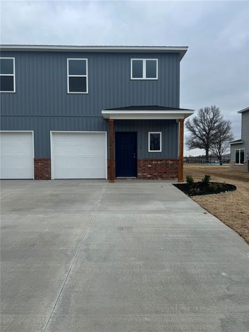 404 B W Cloud Drive, Siloam Springs, AR, 72761 | Card Image