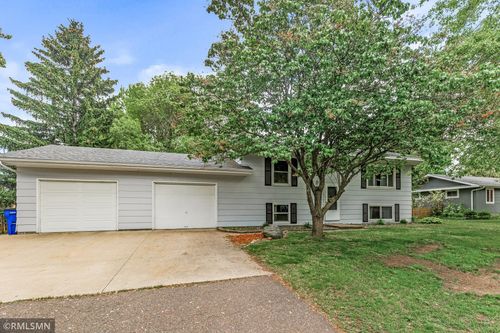 806 Oak Ridge Dr, Osceola, WI, 54020-8115 | Card Image