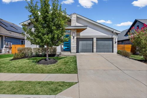 8317 Donnelley Dr, Austin, TX, 78744-1522 | Card Image