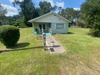 655 N 2nd Street, House other with 3 bedrooms, 1 bathrooms and null parking in Silsbee TX | Image 1