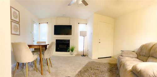 3210 S Fielder Rd, Arlington, TX, 76015-2267 | Card Image