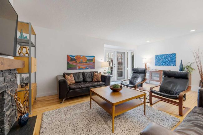43 Coachwood Place Sw, House other with 4 bedrooms, 4 bathrooms and 4 parking in Calgary AB | Image 7