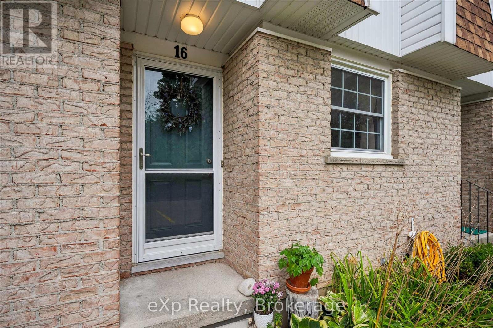 Residential in Guelph (Dovercliffe Park/Old University) 4