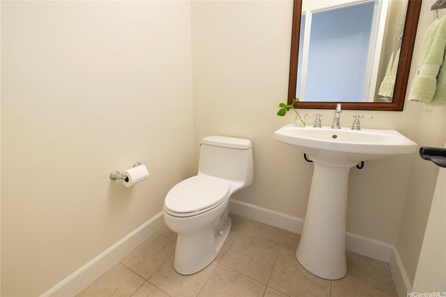 Downstairs half bathroom | Image 12