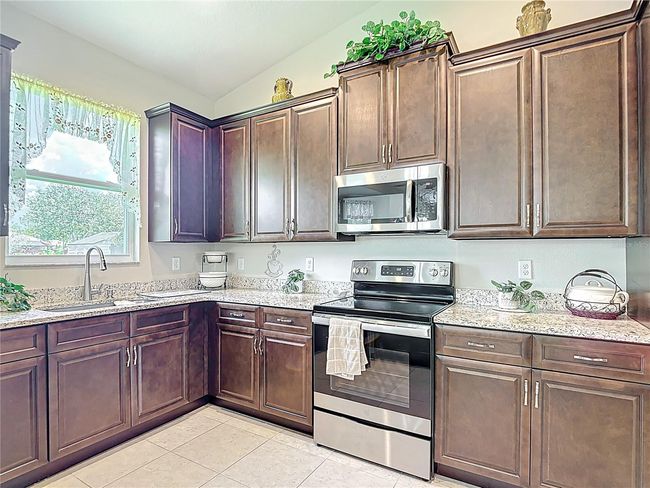12323 House Finch Rd, House other with 3 bedrooms, 2 bathrooms and null parking in WEEKI WACHEE FL | Image 15
